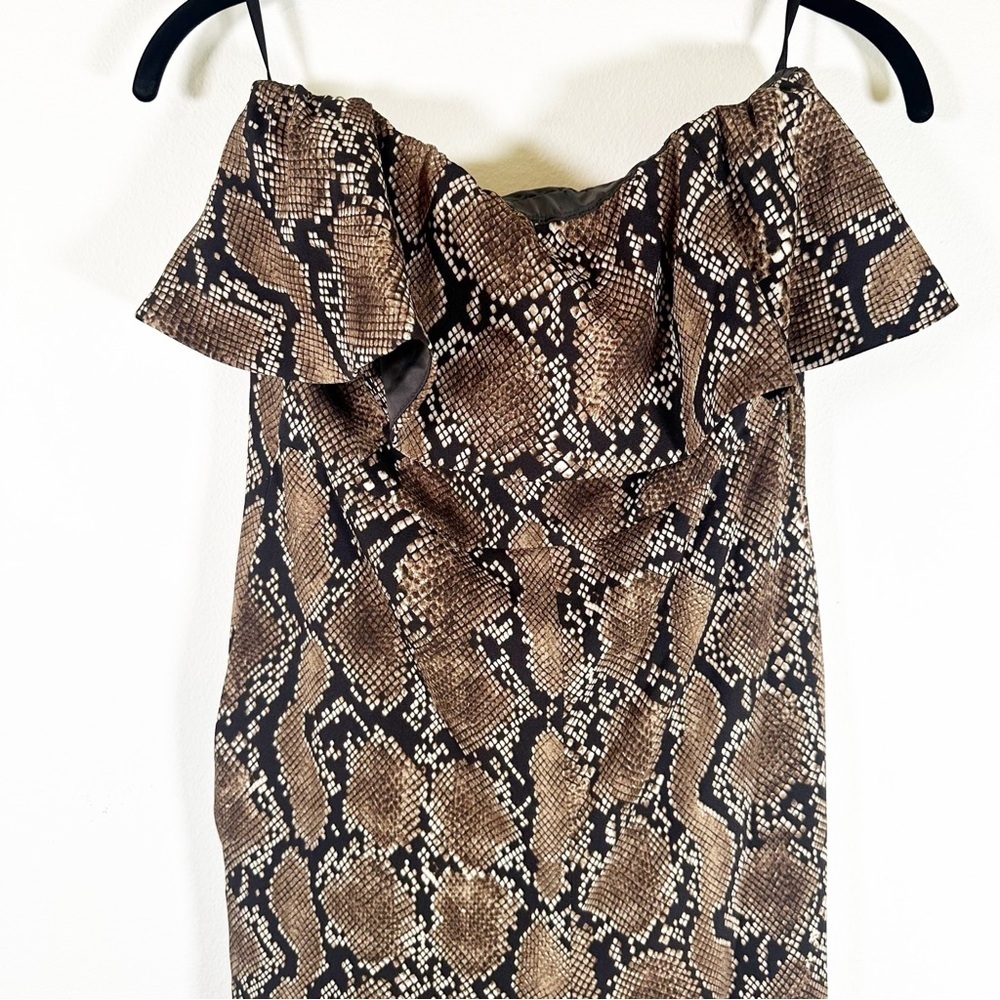 Babaton Snakeskin Reptile Print Strapless Cropped Jumpsuit Size 2 ** please read - Picture 2 of 11